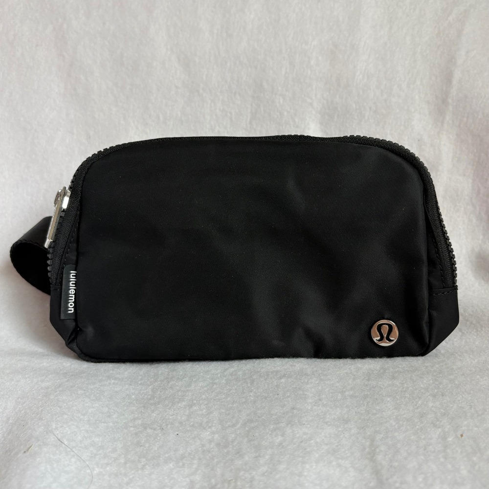 Lululemon Everywhere Belt Bag 1L Black Adjustable Waist Pack Fanny Pack